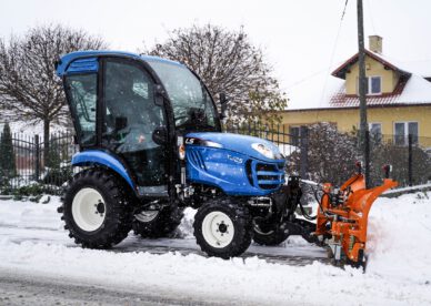 traktor do odśnieżania na zimę