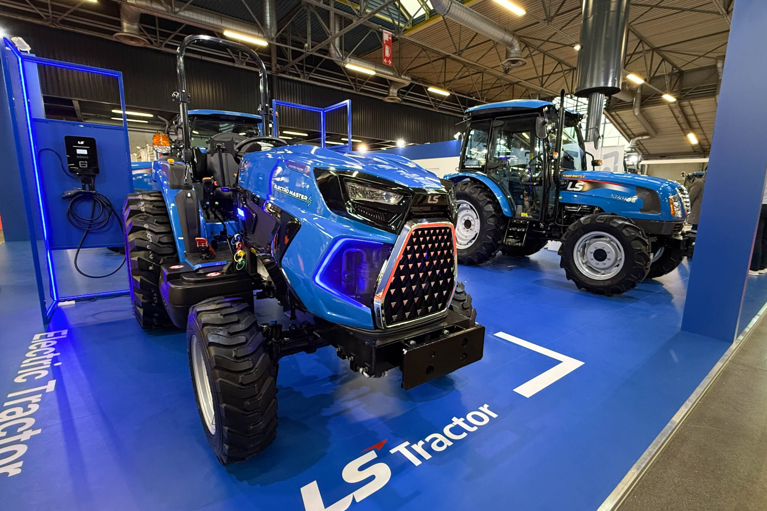 EIMA 2024: Elektryczny traktor LS Tractor EON3 – przyszłość rolnictwa już dziś