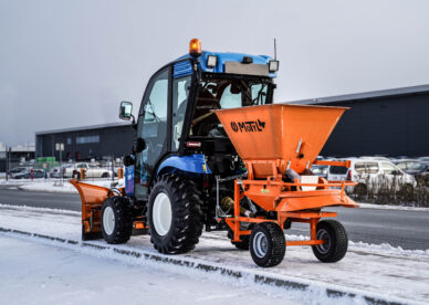 Mini ciągnik do odśnieżania chodników